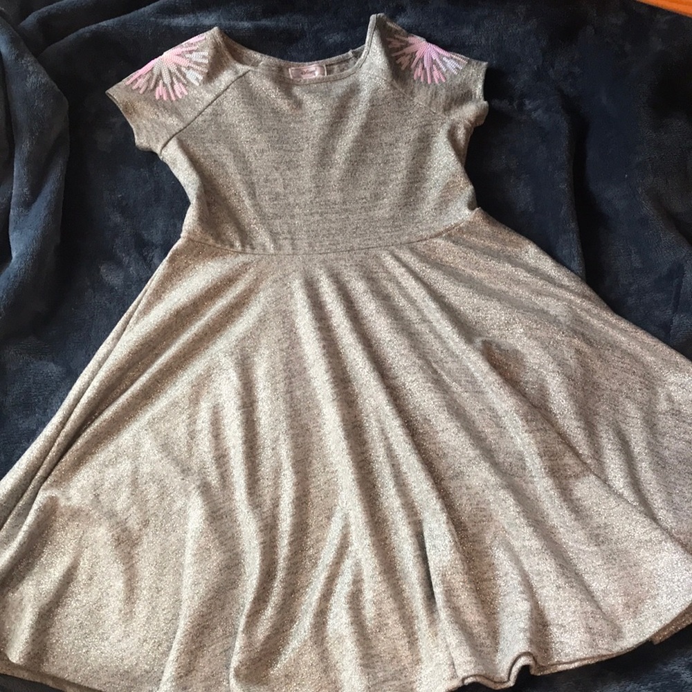 Girls dress size L